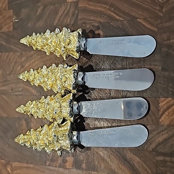 Set of 4 Holiday Cheese Spreaders - Picture 1 of 3
